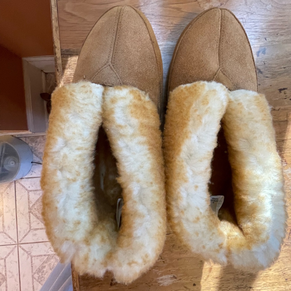 Guide Gear NWT leather upper/lamb wool booties, size 8 but fits snug so like 7